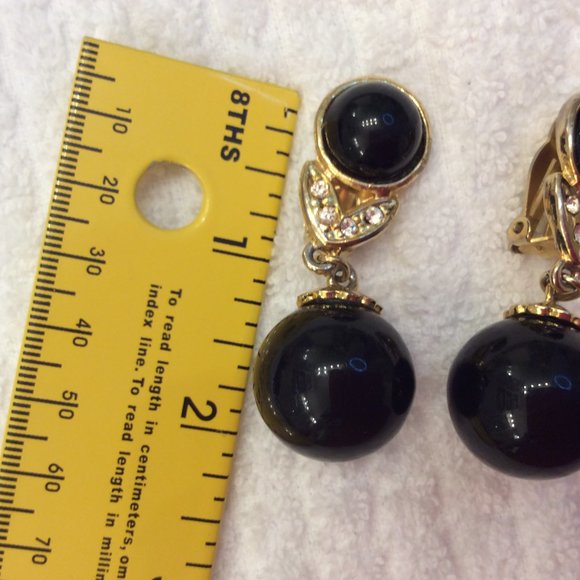 Vintage black & gold with rhinestone clip earrings - Picture 4 of 8